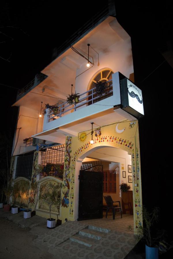 Moustache Khajuraho Hostel Екстериор снимка
